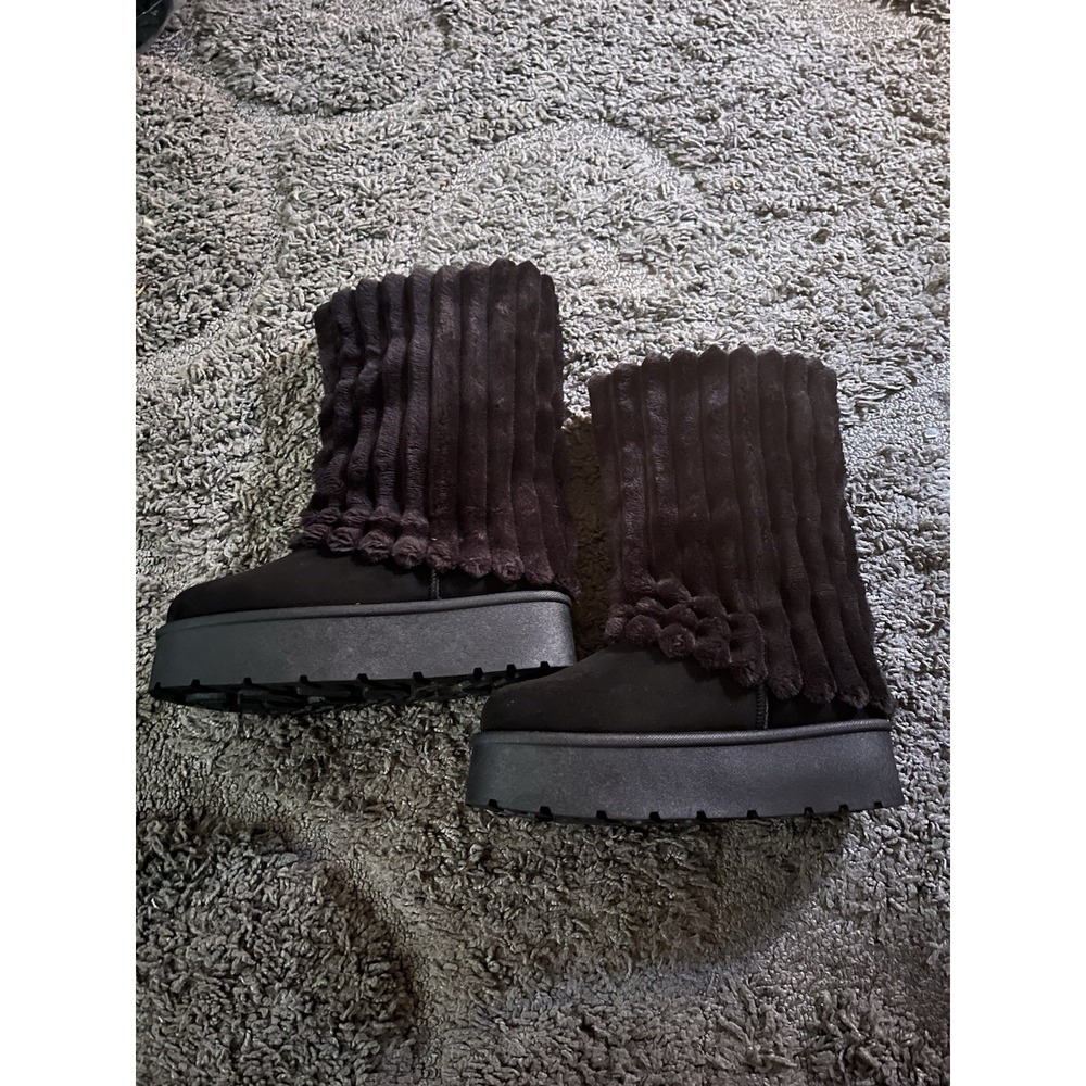 NWOT Women's Platform Mid-Calf Boots with Textured Knit‎ Upper Size 5.5